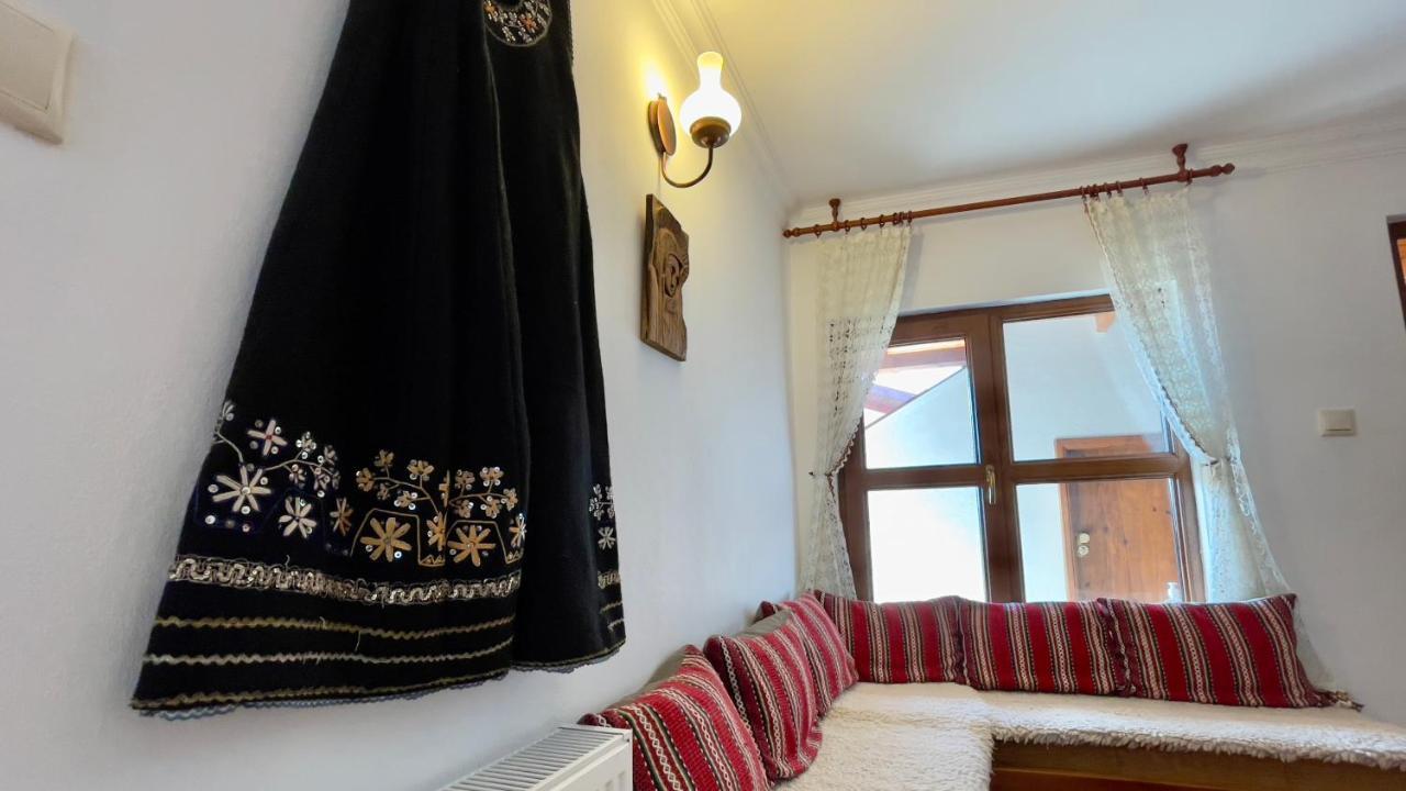 Iliikova House Hotel Kalofer Ngoại thất bức ảnh