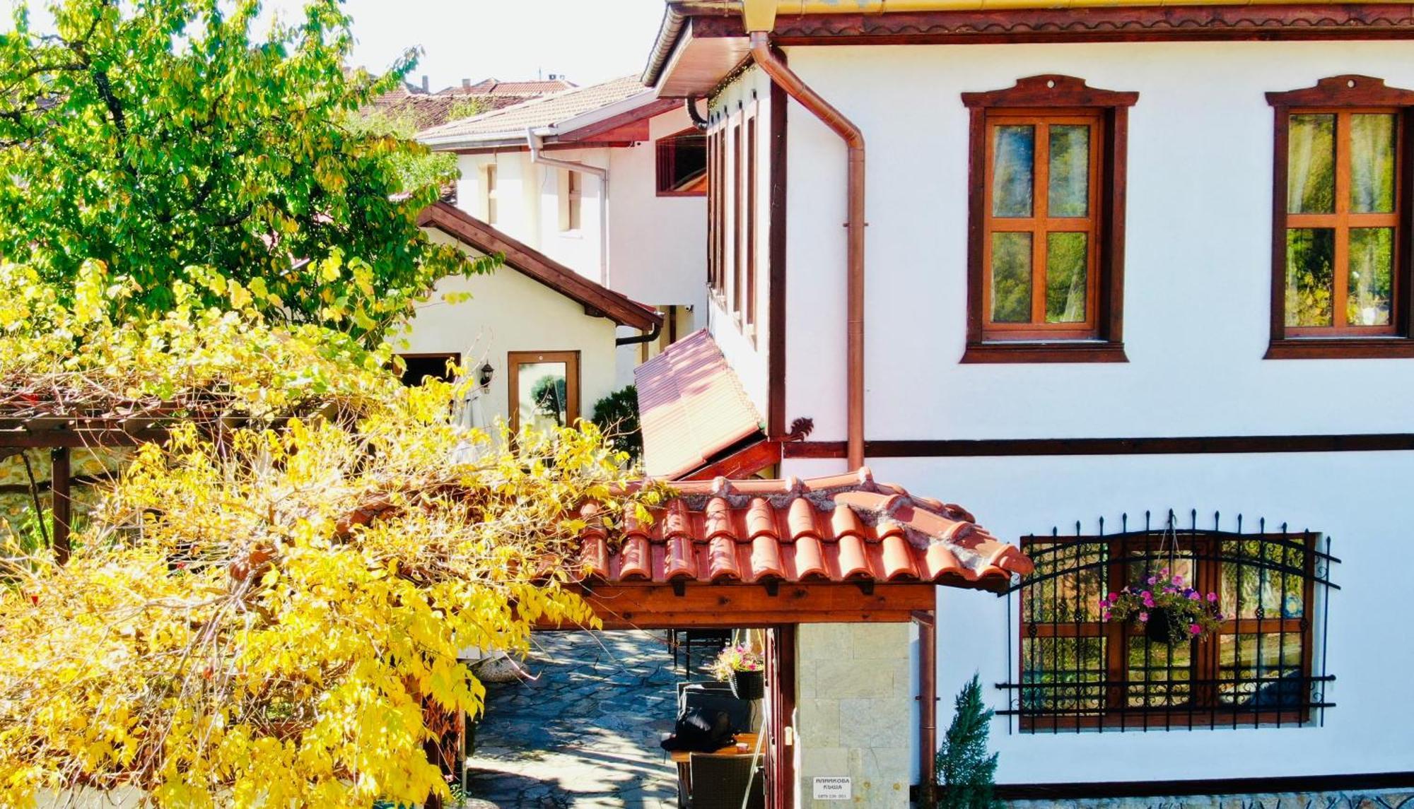 Iliikova House Hotel Kalofer Ngoại thất bức ảnh