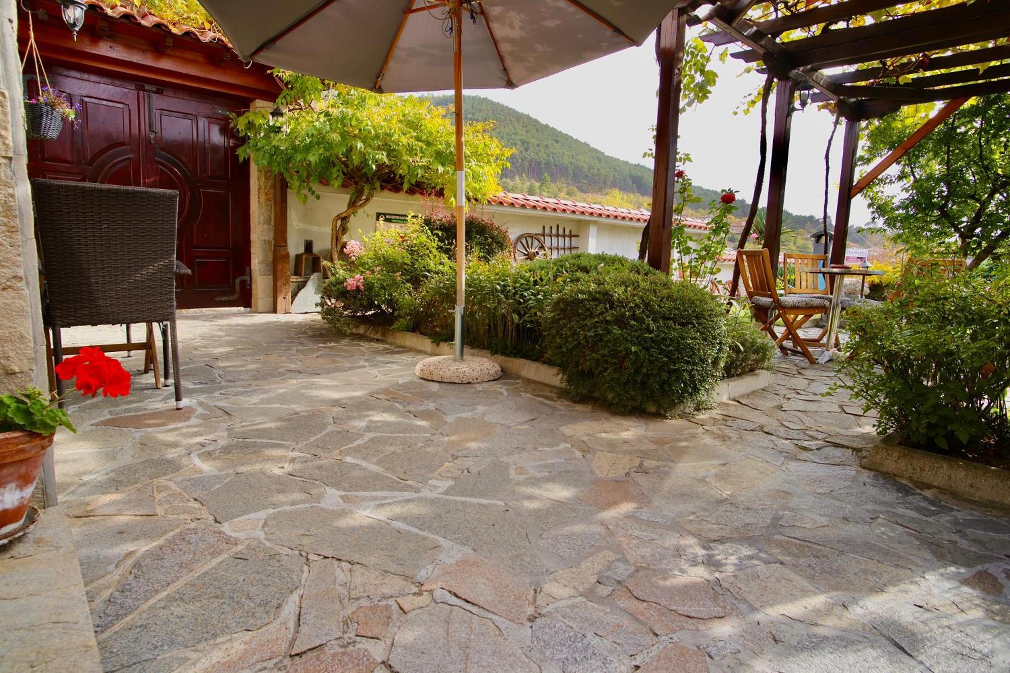 Iliikova House Hotel Kalofer Ngoại thất bức ảnh